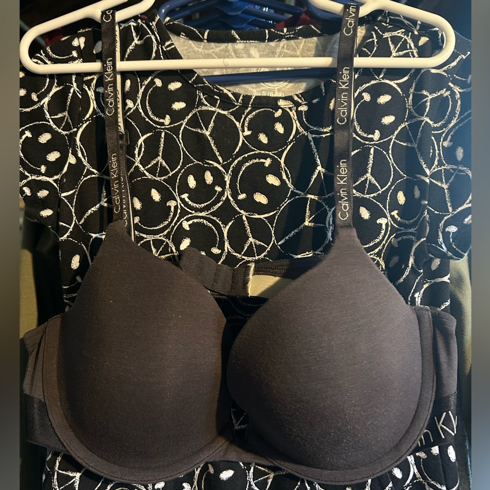 2 Size 36B Calvin Klein Bras Bundle